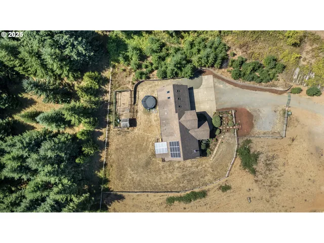 a black and white photo of a house