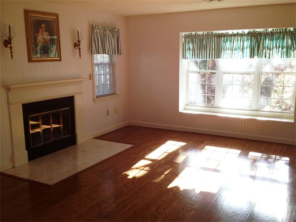 401 A Ridgefield Circle, Unit A Clinton, MA 01510 - Photo 4 of 21 Gallery Image 4