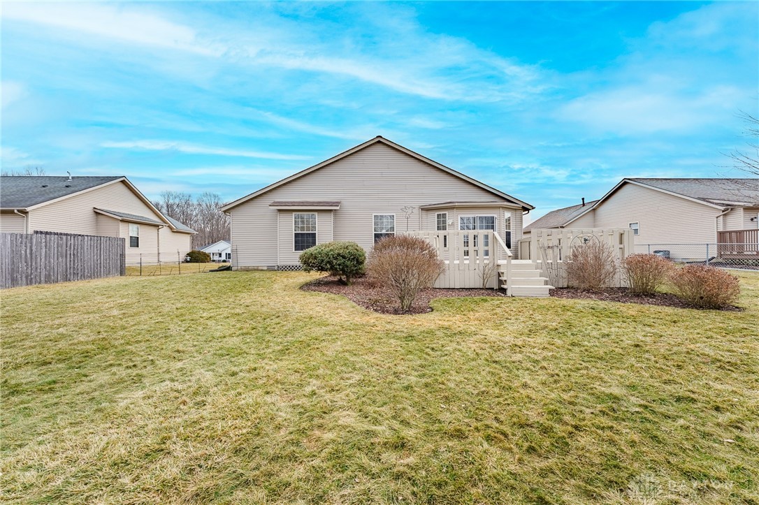526 West Hoewisher Road Sidney, OH 45365 - Photo 8 of 34