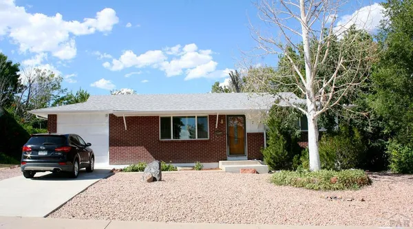 $305,000 | 7 Tartan Lane, Pueblo, CO 81001