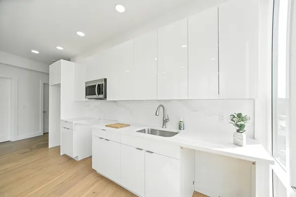 $3,950 | 38 Hichborn Street, Unit 506, Boston, MA 02135