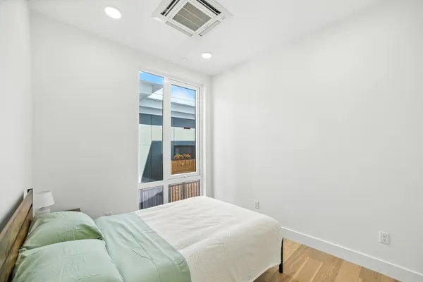 $3,950 | 38 Hichborn Street, Unit 506, Boston, MA 02135