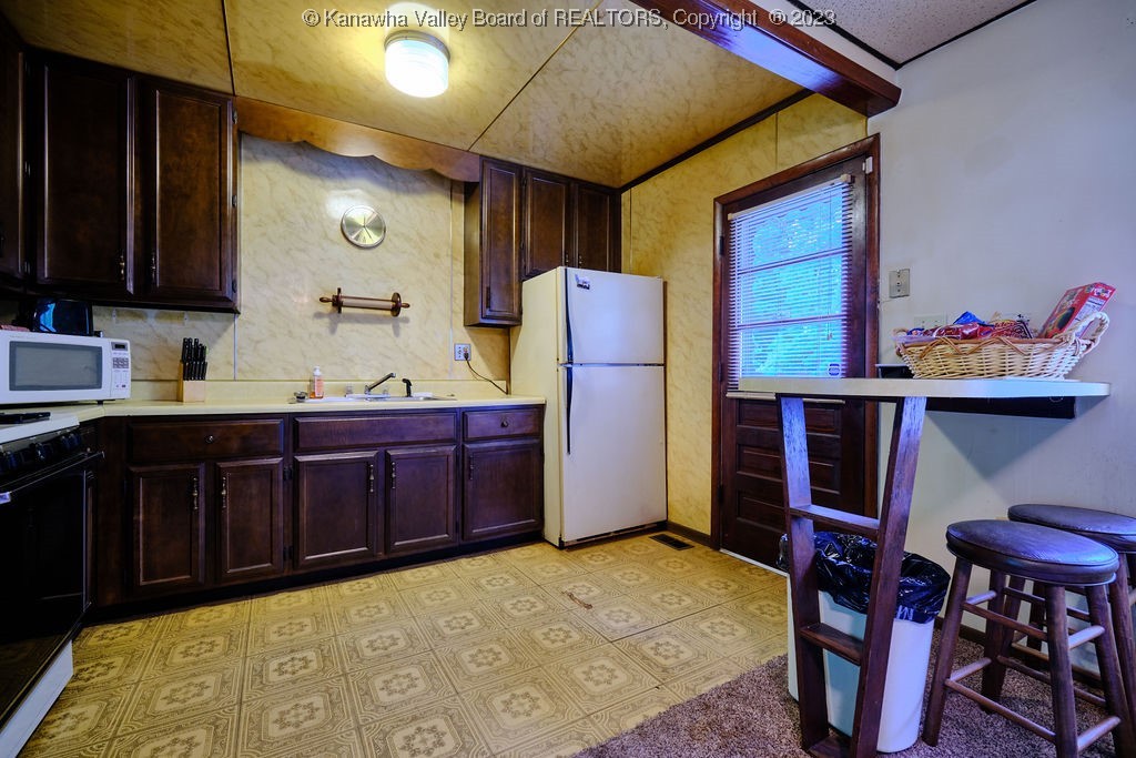 890 Amma Road Clendenin, WV 25045 - Photo 12 of 36 Gallery Image 12