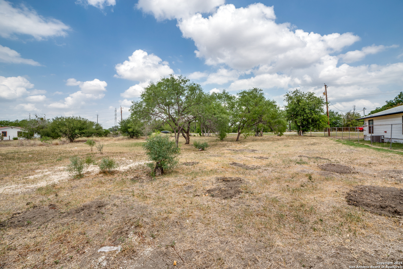 13839 Somerset Road Von Ormy, TX 78073 - Photo 5 of 17