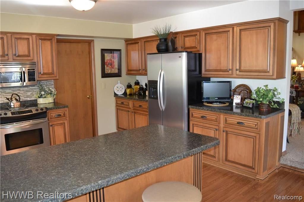 3424 Wedgewood Drive Rochester Hills, MI 48306 - Photo 14 of 43