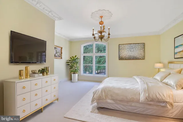 $5,900,000 | 8023 Georgetown Pike, McLean, VA 22102