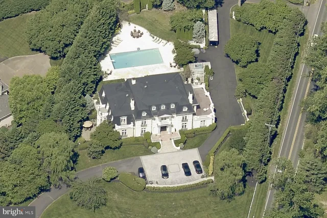 $5,900,000 | 8023 Georgetown Pike, McLean, VA 22102