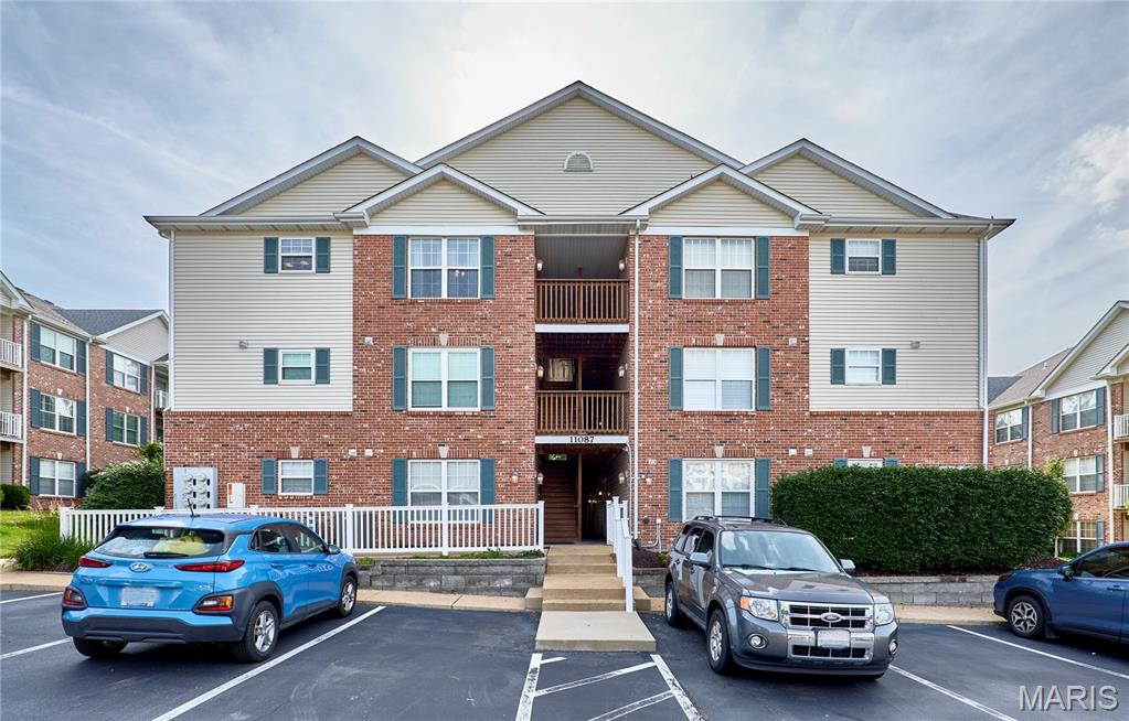 11087 Gravois Road, Unit 302 St. Louis, MO 63126 - Photo 2 of 31