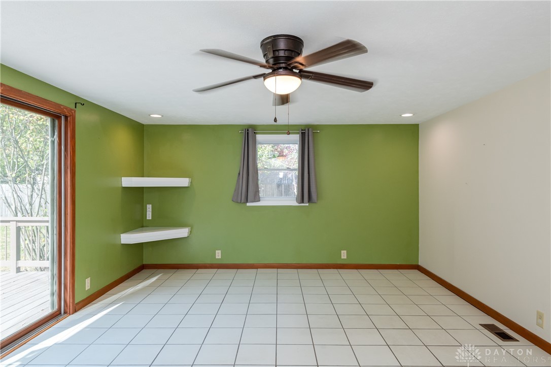 4375 South Tecumseh Road Springfield, OH 45502 - Photo 12 of 32 Gallery Image 12