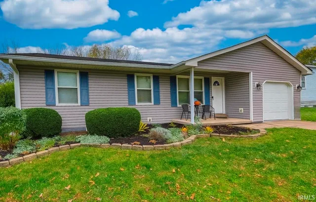 $239,900 | 340 West Iroquois Drive, Ellettsville, IN 47429