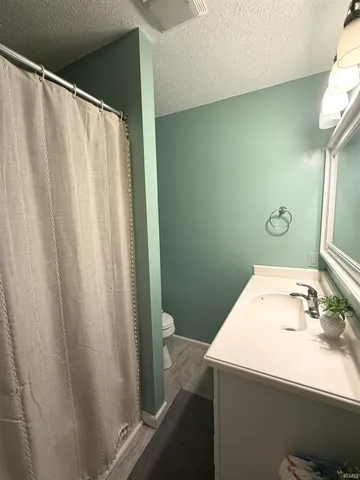 $239,900 | 340 West Iroquois Drive, Ellettsville, IN 47429