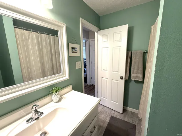 $239,900 | 340 West Iroquois Drive, Ellettsville, IN 47429