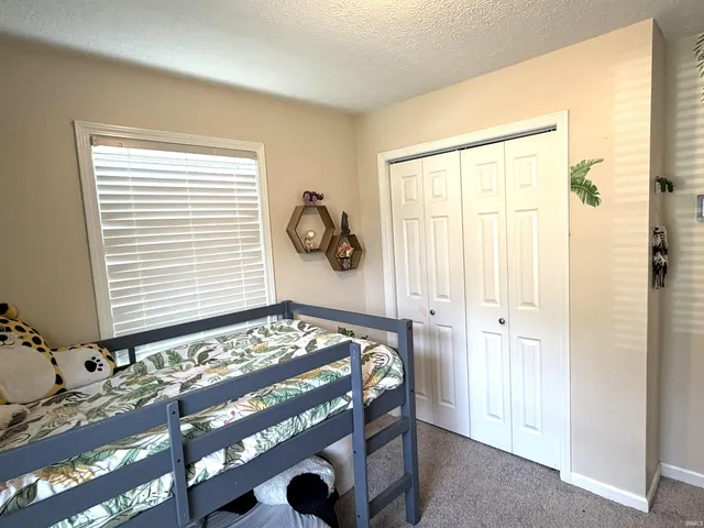 $239,900 | 340 West Iroquois Drive, Ellettsville, IN 47429