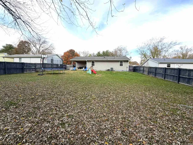 $239,900 | 340 West Iroquois Drive, Ellettsville, IN 47429