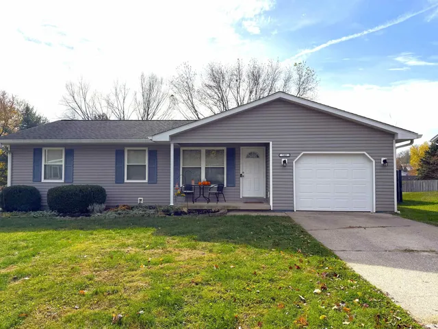 $239,900 | 340 West Iroquois Drive, Ellettsville, IN 47429