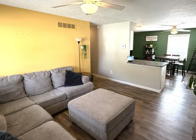 $239,900 | 340 West Iroquois Drive, Ellettsville, IN 47429