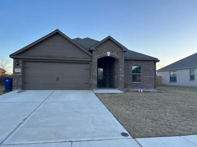 $2,200 | 1117 Wheatfield Lane, Crowley, TX 76036