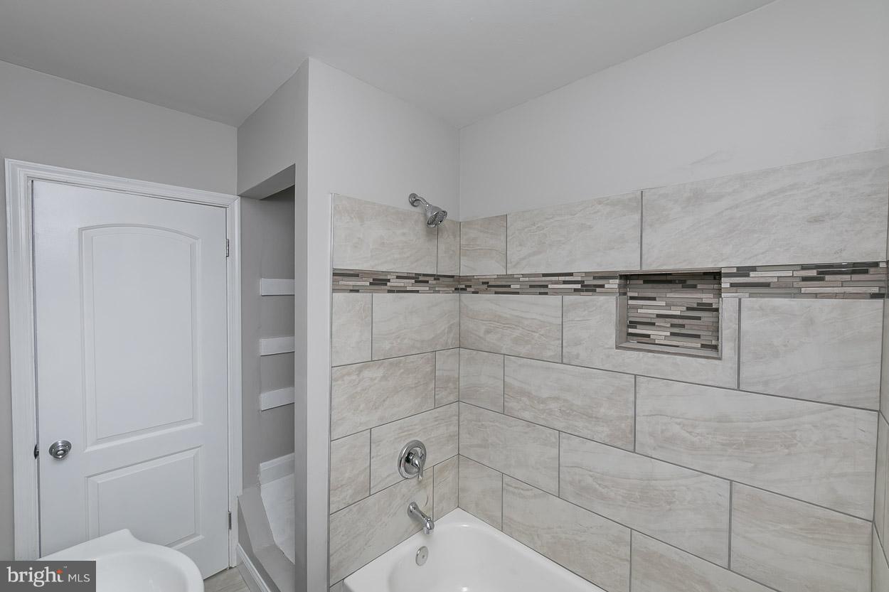 1210 Gleneagle Road Baltimore, MD 21239 - Photo 18 of 25 Bath