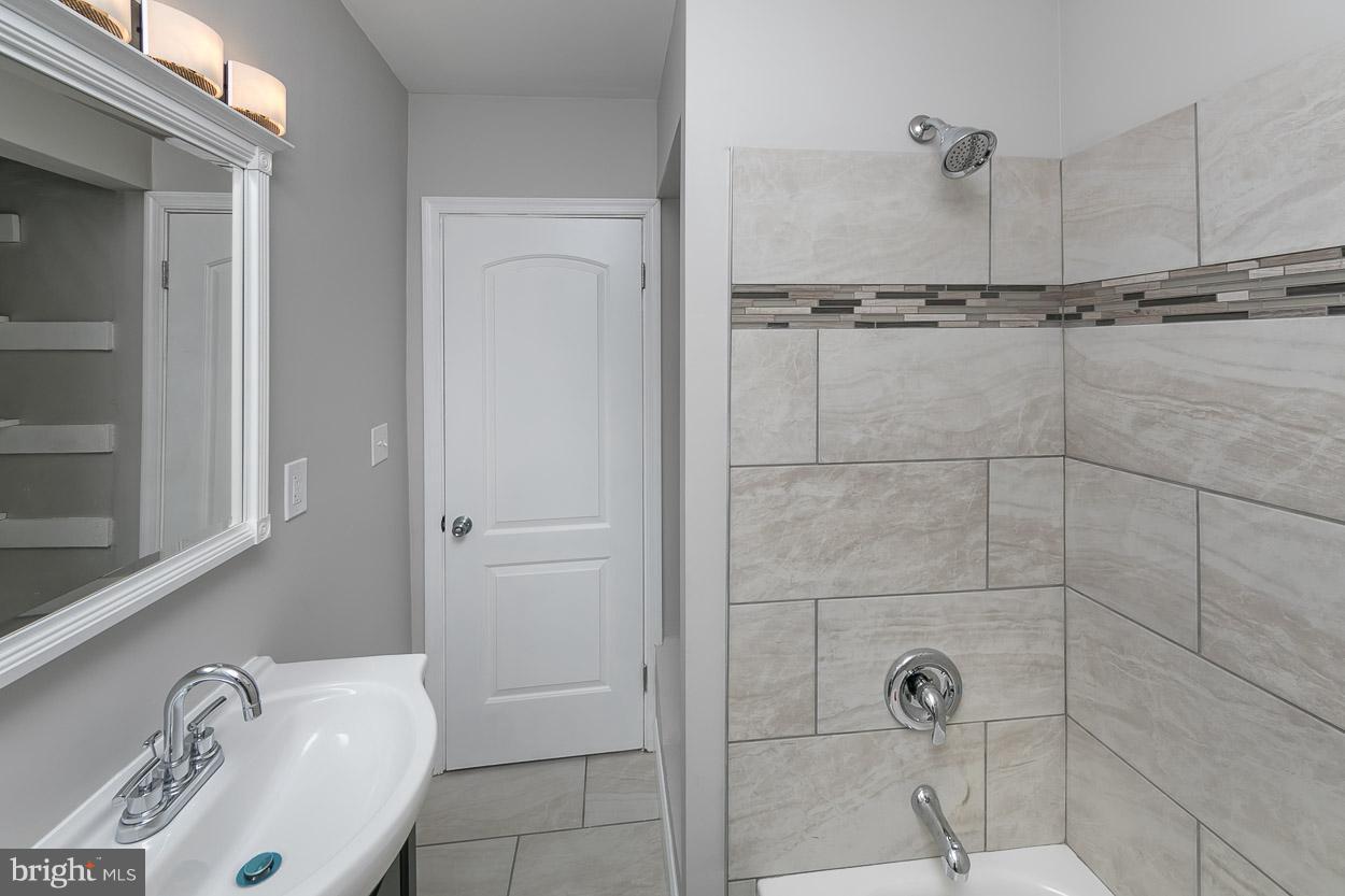 1210 Gleneagle Road Baltimore, MD 21239 - Photo 19 of 25 Bath
