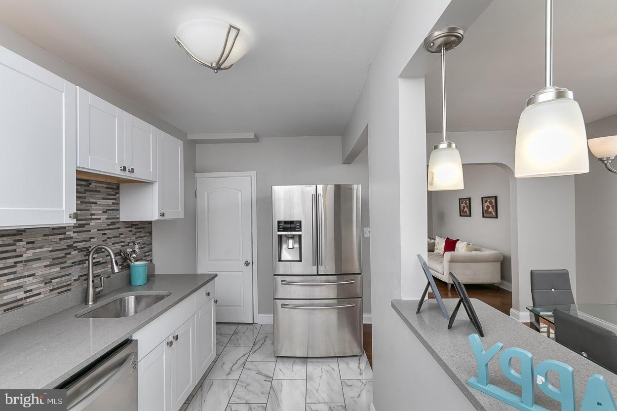 1210 Gleneagle Road Baltimore, MD 21239 - Photo 3 of 25 Kitchen