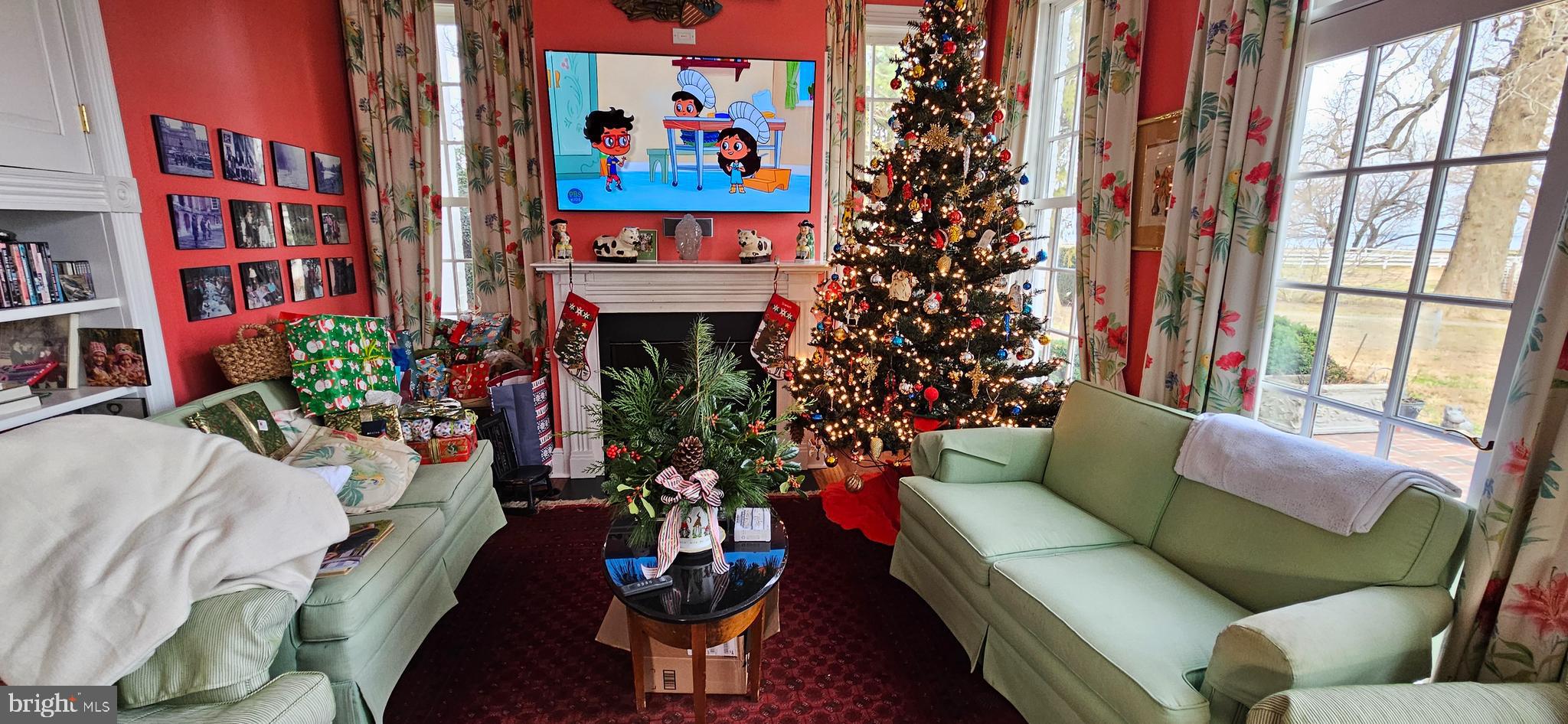 10770 Rich Neck Road Claiborne, MD 21624 - Photo 76 of 107 a living room with furniture and a potted plant