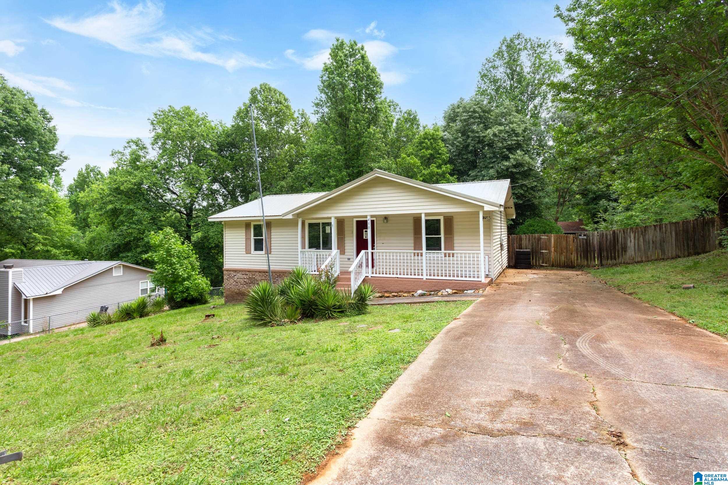 450 Permita Court Anniston, AL 36206 - Photo 2 of 33