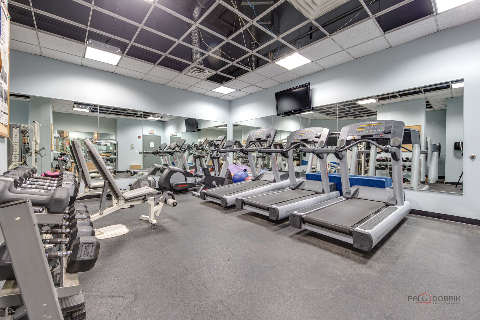1600 South Indiana Avenue, Unit 803 Chicago, IL 60616 - Photo 23 of 24 a view of a room with gym equipment