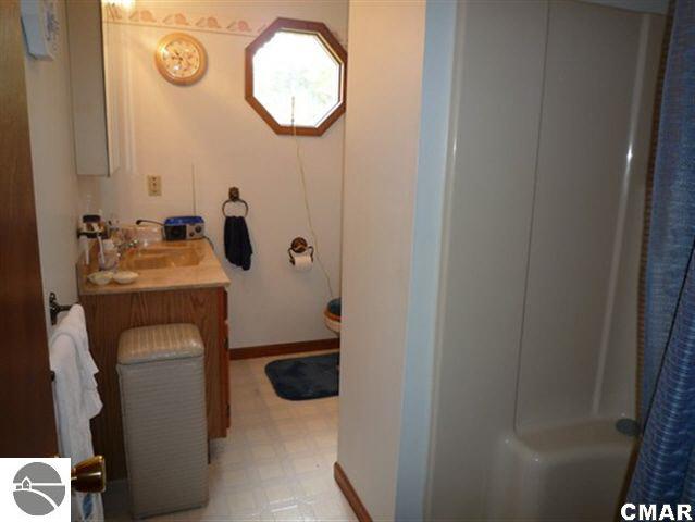 9501 East Wing Road Shepherd, MI 48883 - Photo 17 of 25 1772575-16.JPG