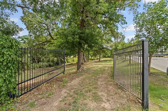 $899,000 | 501 Nursery Lane, Fort Worth, TX 76114