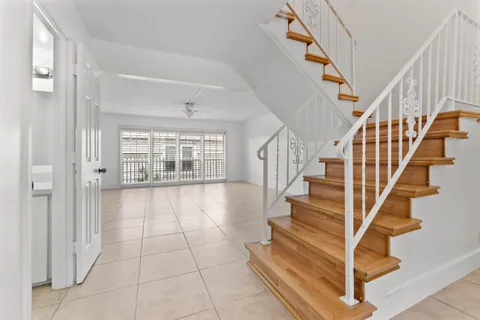 $735,000 | 1194 Hillsboro Mile, Unit 72, Hillsboro Beach, FL 33064