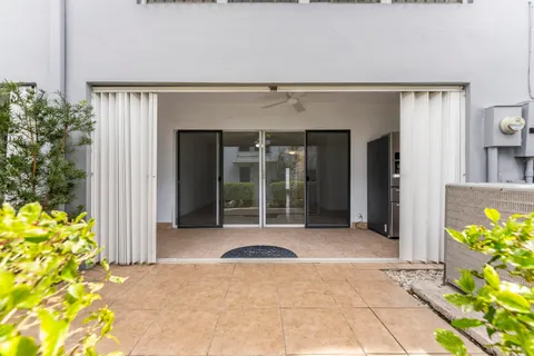 $735,000 | 1194 Hillsboro Mile, Unit 72, Hillsboro Beach, FL 33064