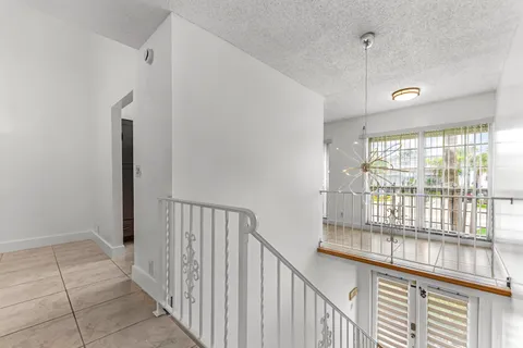 $735,000 | 1194 Hillsboro Mile, Unit 72, Hillsboro Beach, FL 33064
