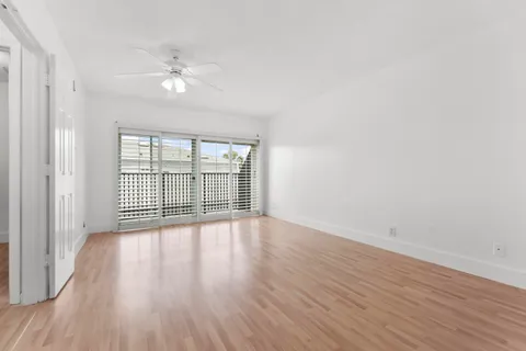 $735,000 | 1194 Hillsboro Mile, Unit 72, Hillsboro Beach, FL 33064