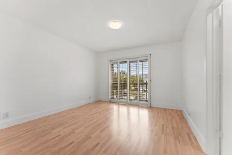 $735,000 | 1194 Hillsboro Mile, Unit 72, Hillsboro Beach, FL 33064