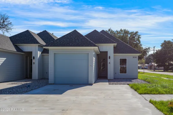 $1,900 | 300 Ave B, Unit D, Broussard, LA 70518