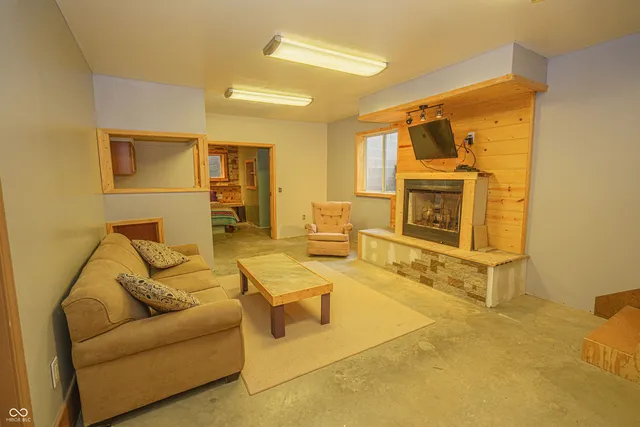 $549,000 | 3999 West 950 South, Waveland, IN 47989