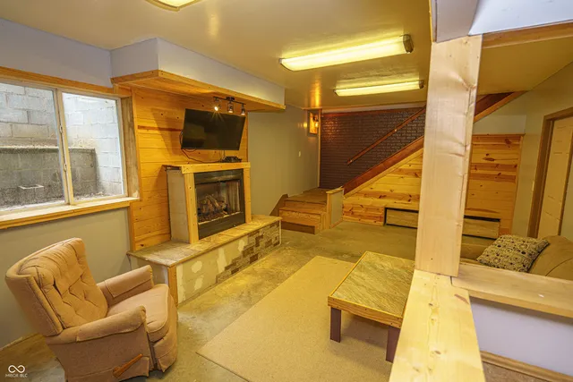 $549,000 | 3999 West 950 South, Waveland, IN 47989