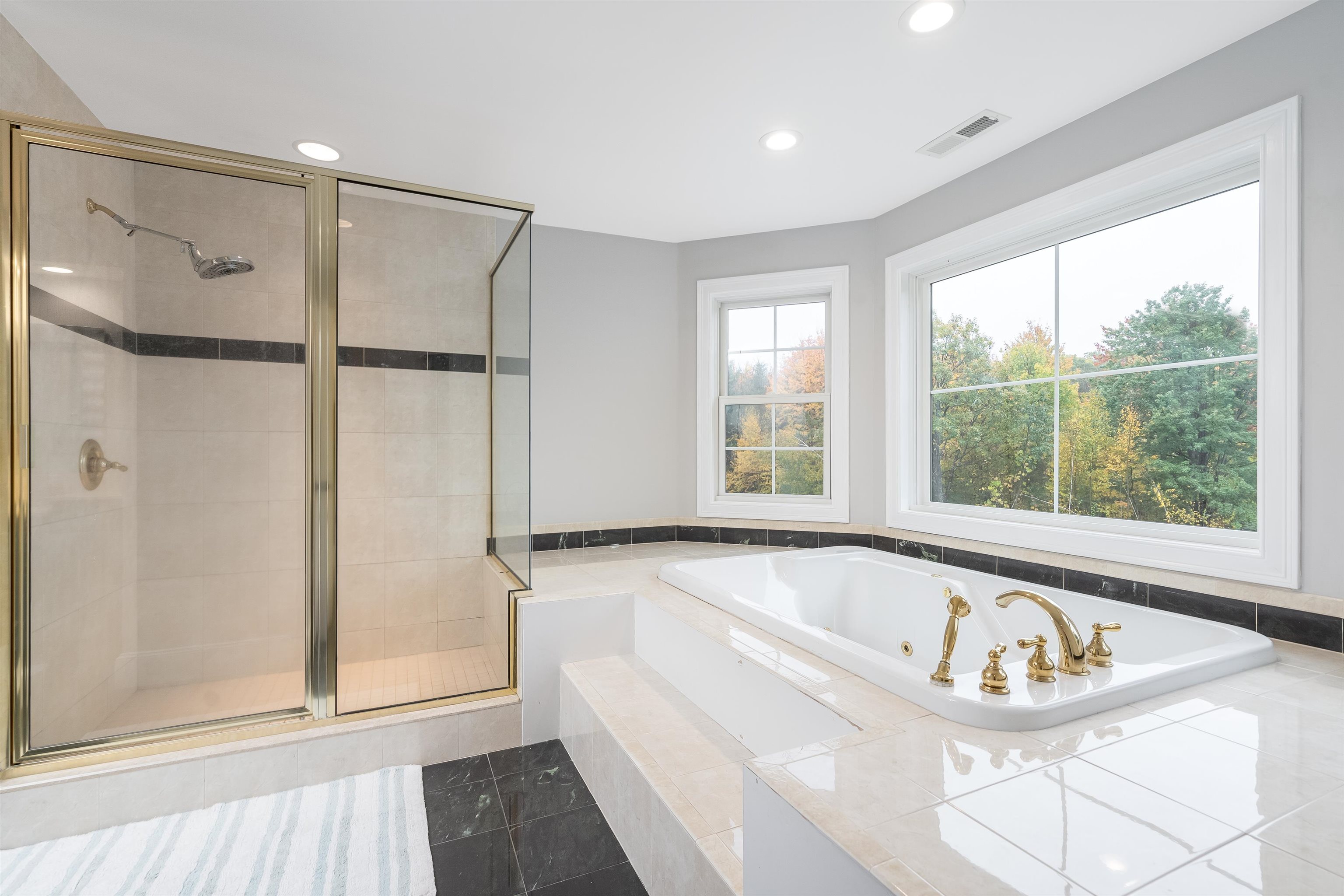 86 King Road Bedford, NH 03110 - Photo 23 of 40