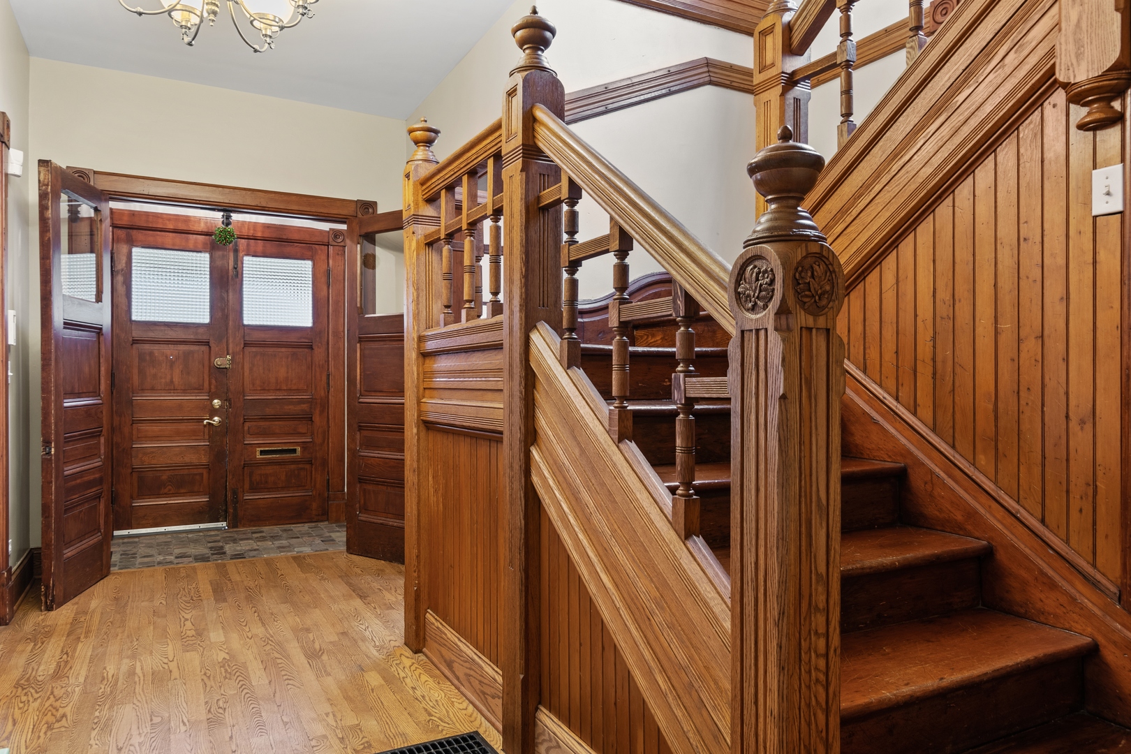 1333 Church Street Evanston, IL 60201 - Photo 12 of 32 a view of entryway