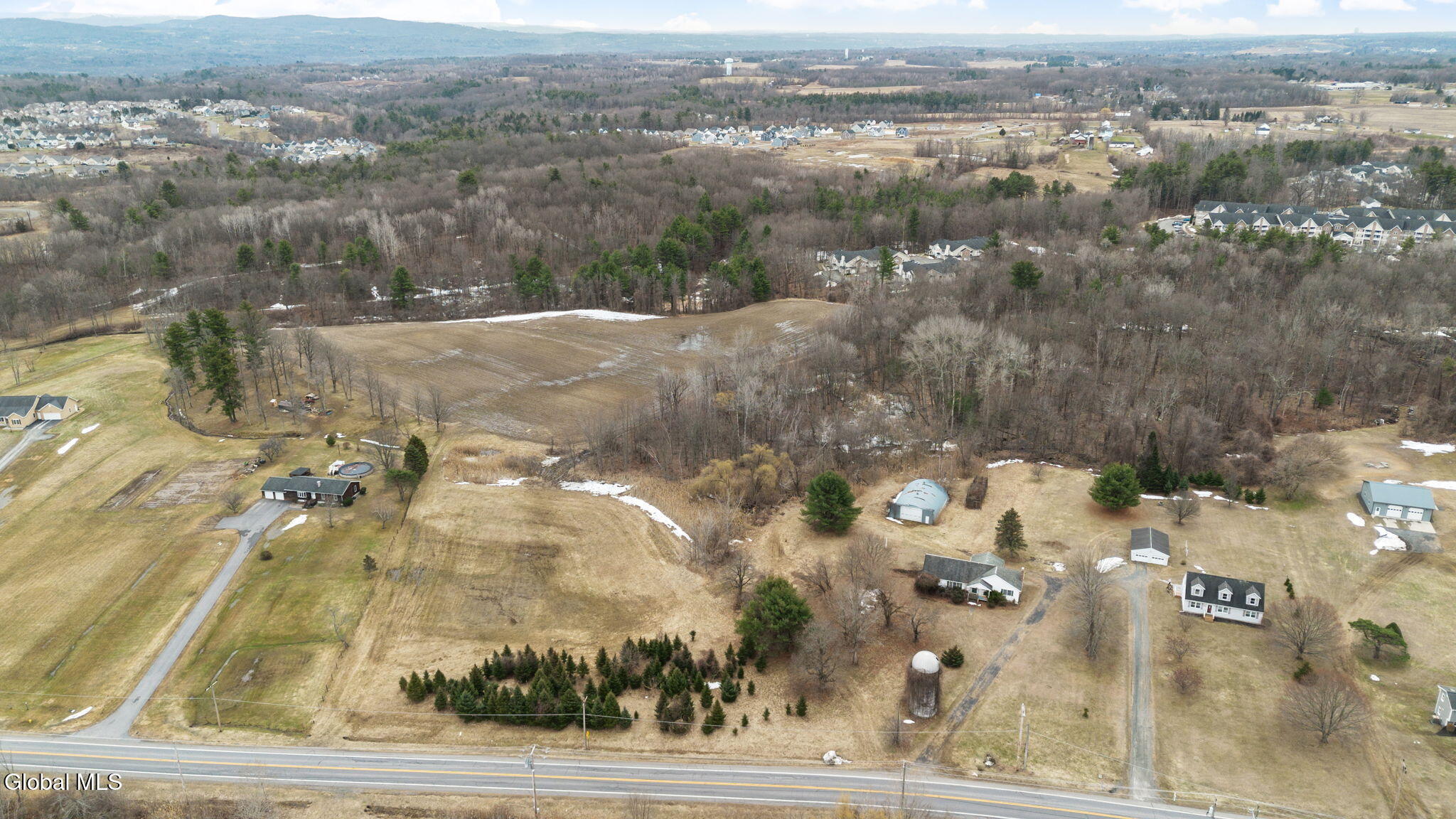 264 Upper Newtown Road Halfmoon, NY 12118 - Photo 5 of 7 5-web-or-mls-264-upper-newtown-rd