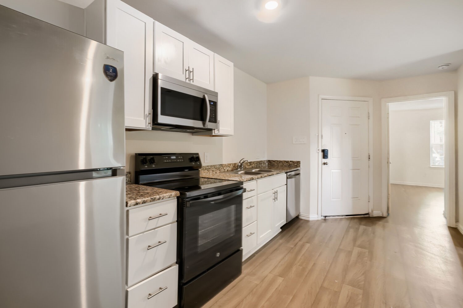9025 Madera Road, Unit AB Houston, TX 77078 - Photo 4 of 11