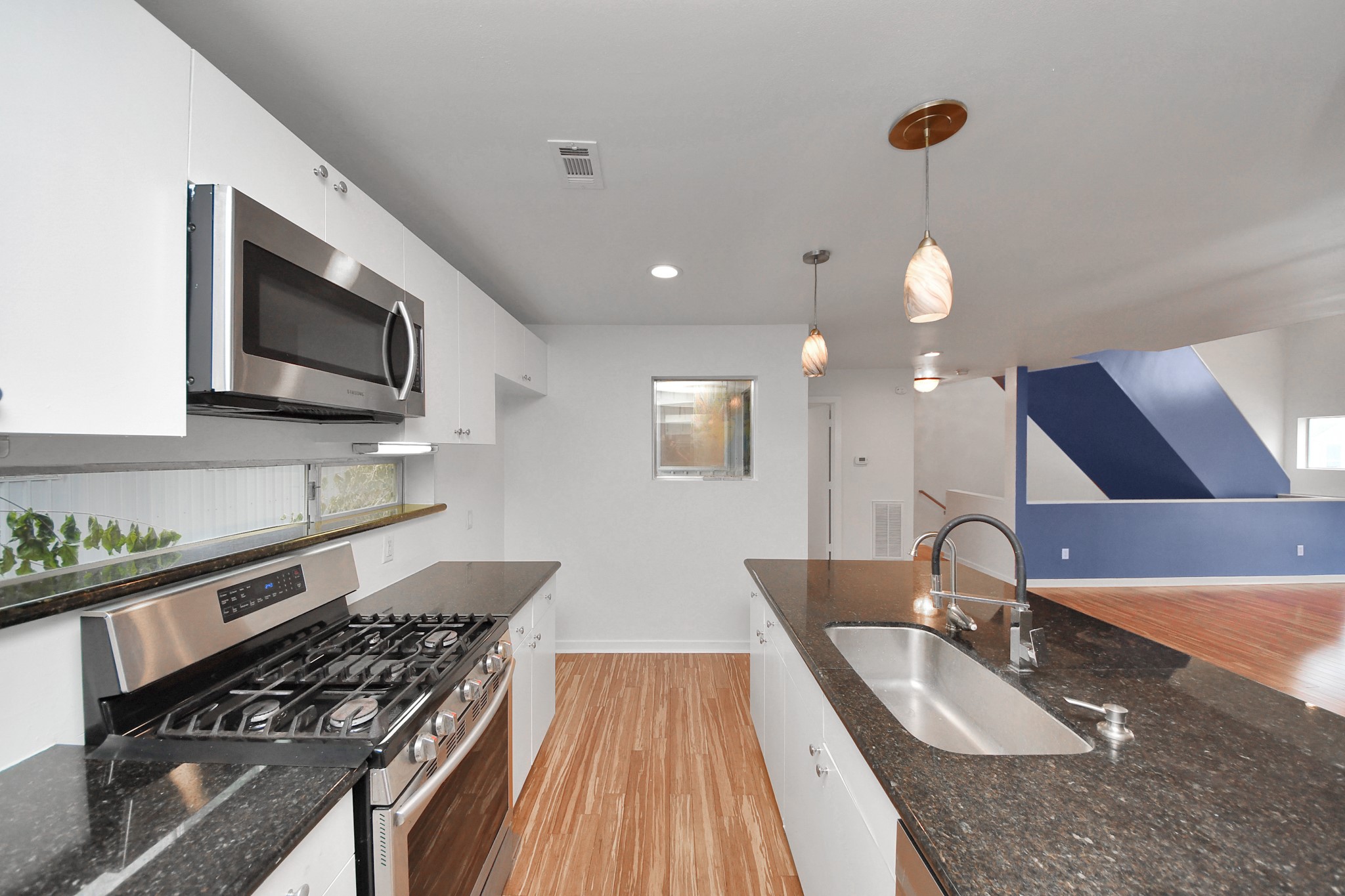 1428 Bailey Street Houston, TX 77019 - Photo 13 of 38