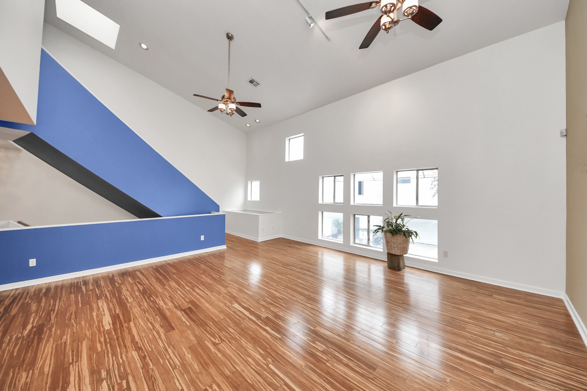 1428 Bailey Street Houston, TX 77019 - Photo 5 of 38