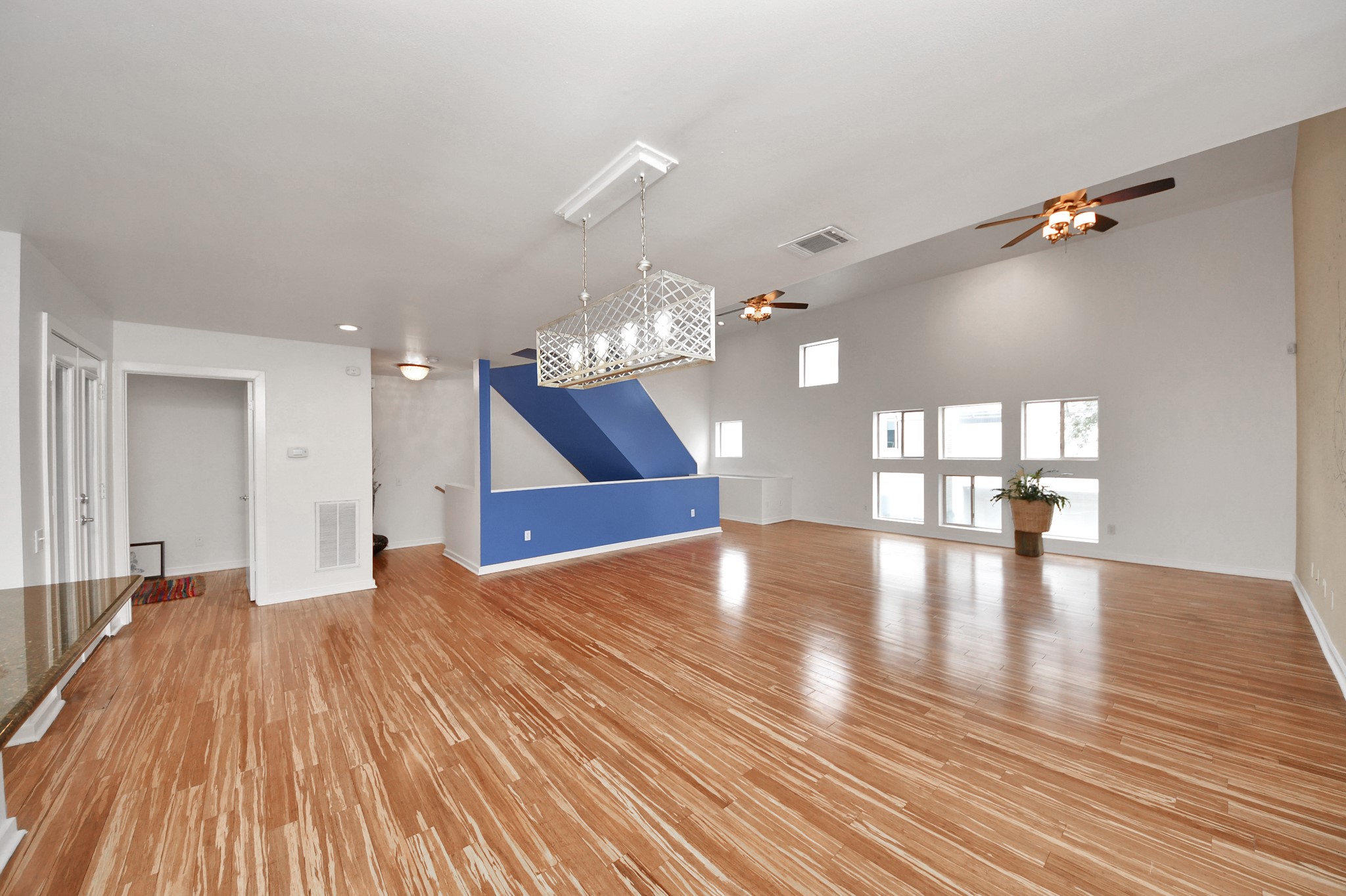 1428 Bailey Street Houston, TX 77019 - Photo 6 of 38