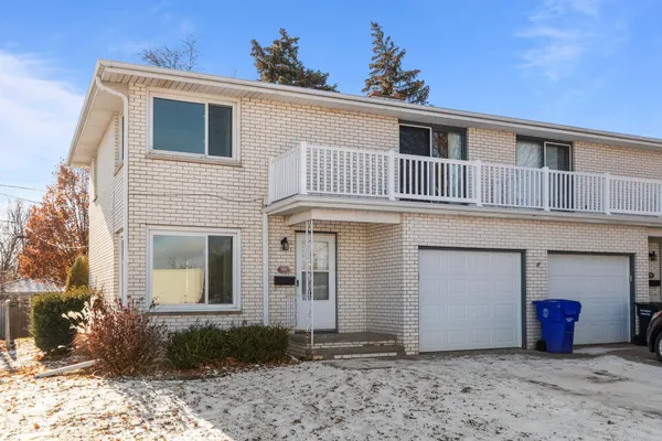 $450,000 | 701 East Longview Drive, Appleton, WI 54911