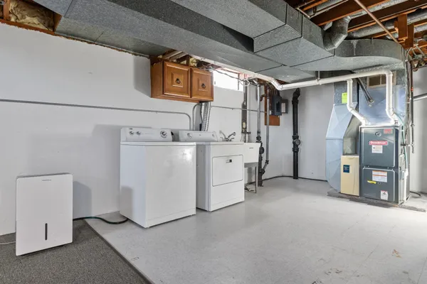 $450,000 | 701 East Longview Drive, Appleton, WI 54911