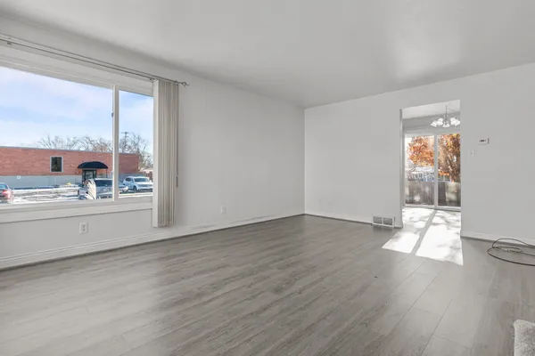 $450,000 | 701 East Longview Drive, Appleton, WI 54911