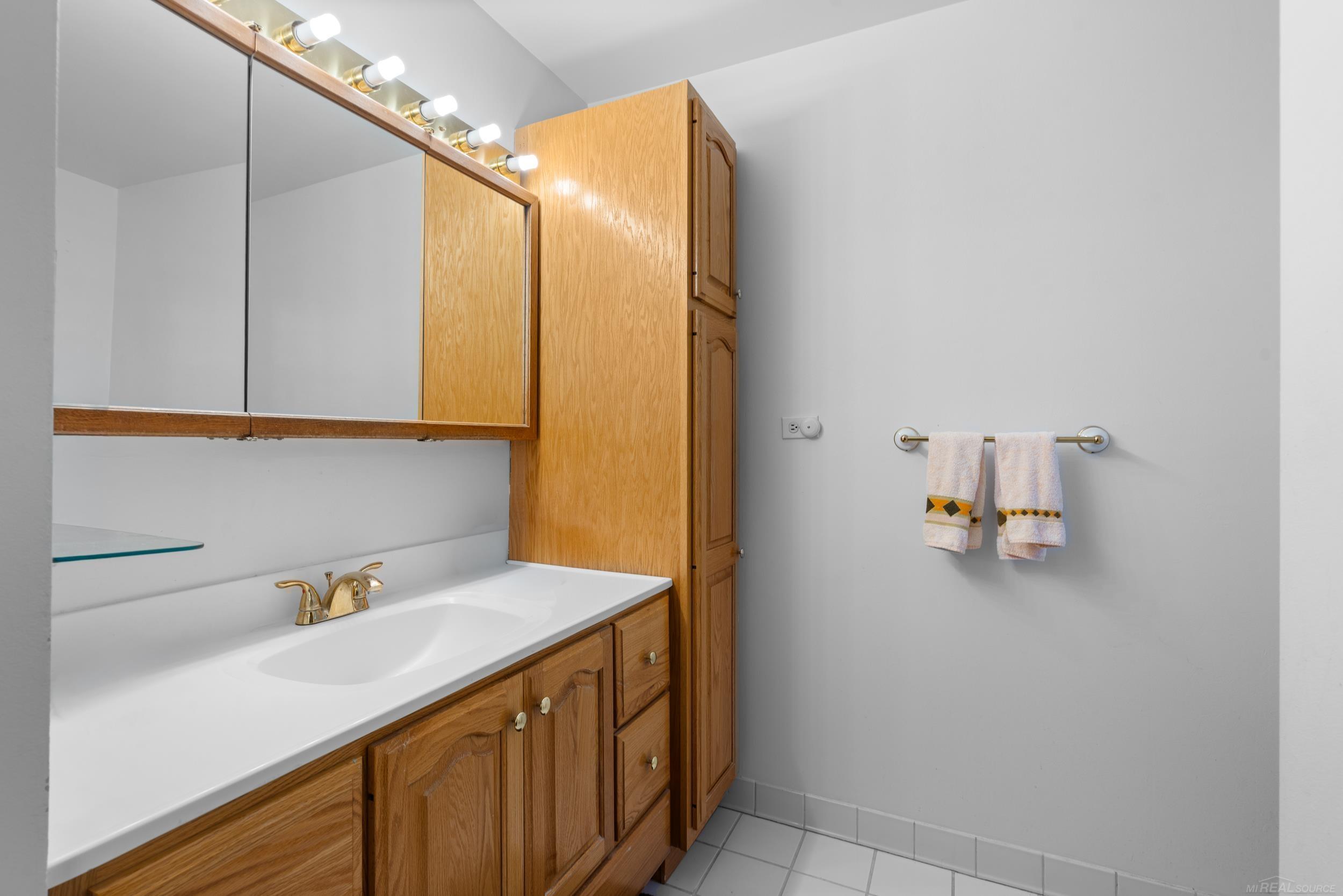 2352 Cumberland Road Rochester Hills, MI 48307 - Photo 22 of 39