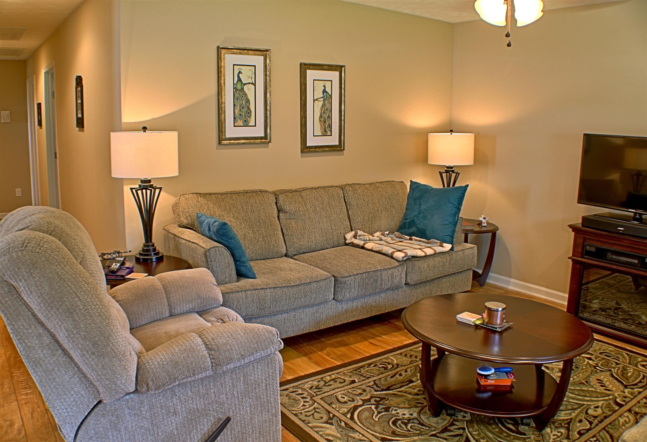 1406 Ovoca Road Tullahoma, TN 37388 - Photo 4 of 25 Living room leads to wide hallway.