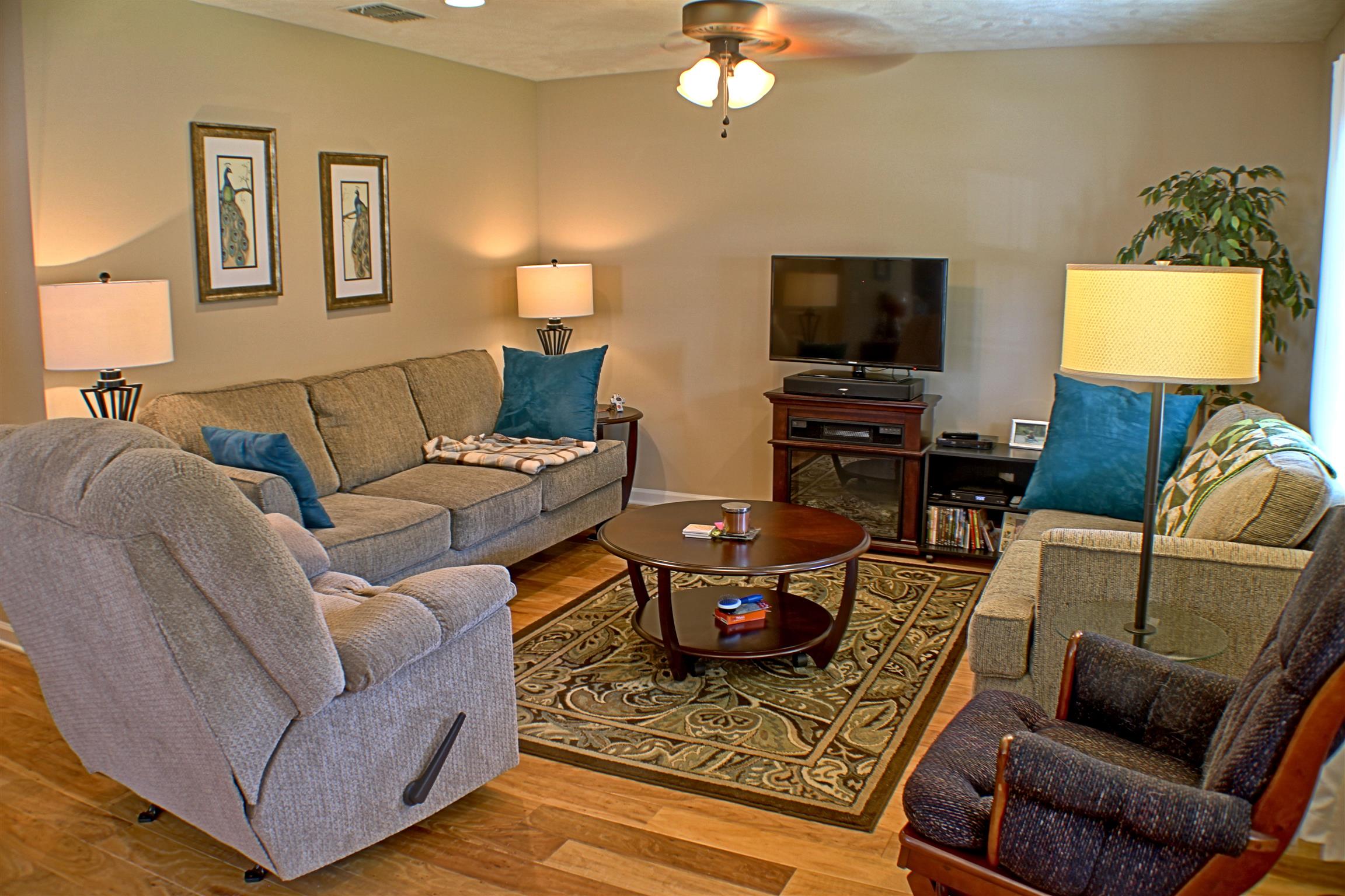 1406 Ovoca Road Tullahoma, TN 37388 - Photo 5 of 25 Living room.